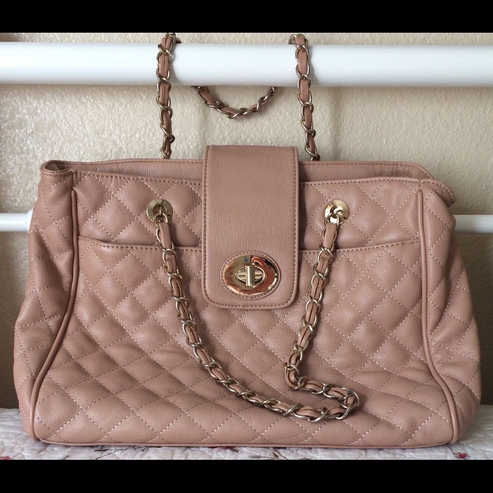 A pink tote bag